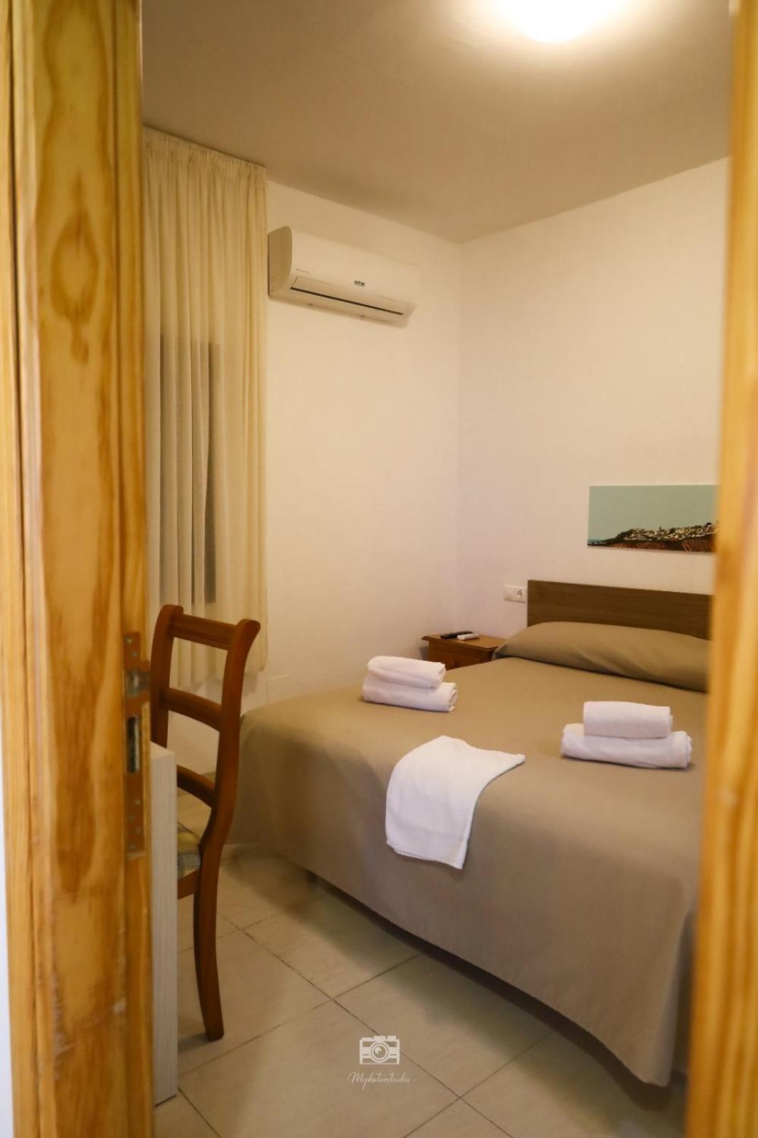 Hospedium Dlj Hostal Ben Nassar Arjona Exterior photo